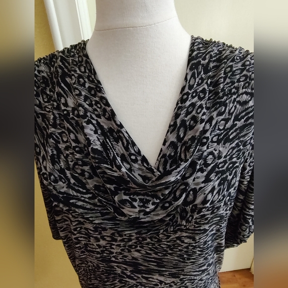 SALE ! Cowl Neck Isabella Rodriguez Black & White Blouse - Picture 5 of 14